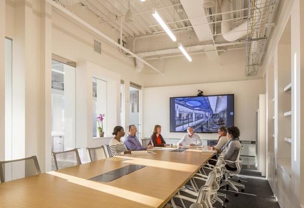 辦公室裝修靜謐溫和，更有效促進(jìn)團(tuán)隊協(xié)作