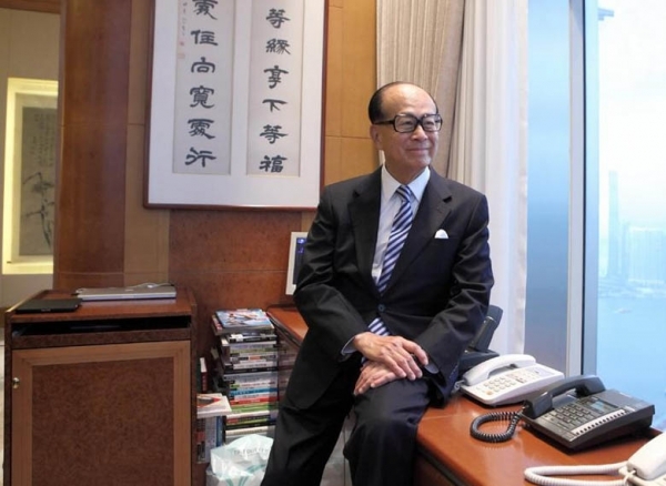 首富李嘉誠的辦公室不奢華，但＊＊經(jīng)典