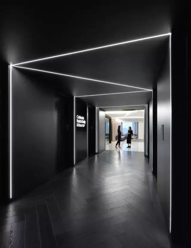 只有黑、白、灰三種顏色的辦公室？——極簡(jiǎn)主義的設(shè)計(jì)哲學(xué)