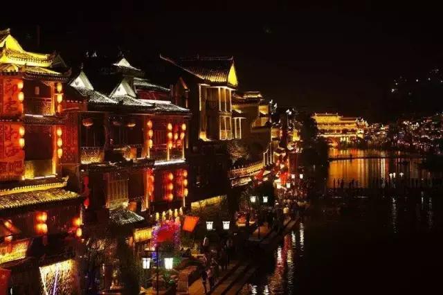 厲害了！觸摸屏公司的現(xiàn)代 loft辦公空間