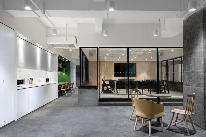 辦公室裝修施工應(yīng)注意安全，安全第一