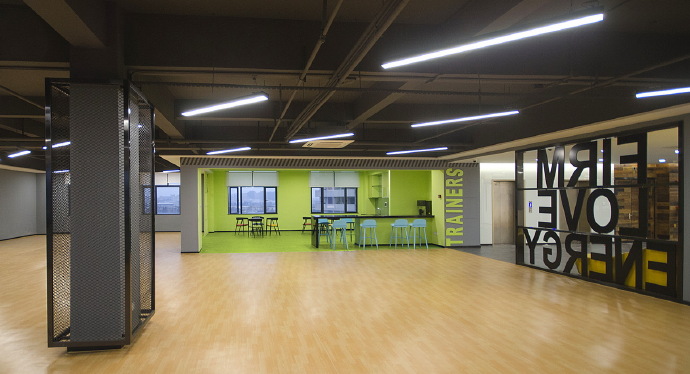 辦公室設(shè)計(jì)時(shí)巧妙應(yīng)用色彩搭配，讓辦公室更個(gè)性！